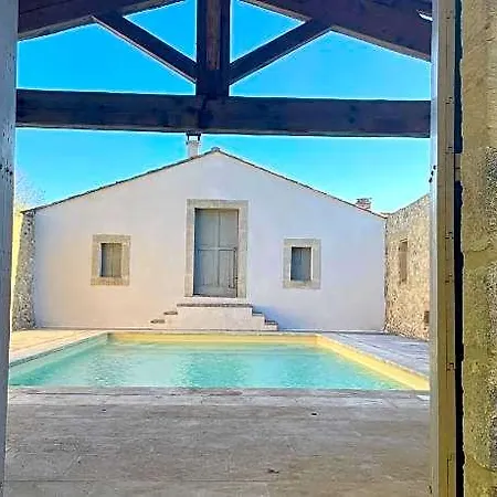Les Toiles Du 15 Bed & Breakfast 4*