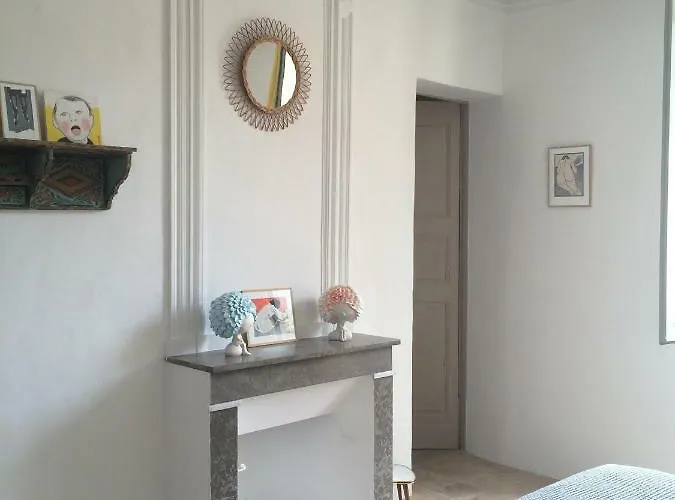 Les Toiles Du 15 Bed & Breakfast Montaren-et-Saint-Mediers