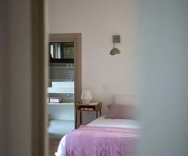 Les Toiles Du 15 Bed & Breakfast