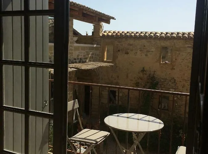 Les Toiles Du 15 Bed & Breakfast