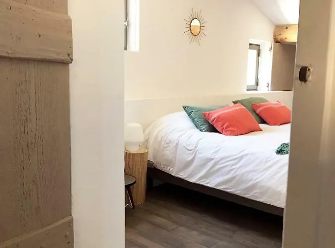 Les Toiles Du 15 Bed & Breakfast Montaren-et-Saint-Mediers